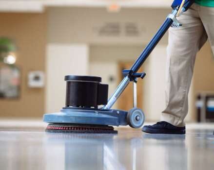 نعمل علي احدث الاجهزة في جلي وتلميع جميع انواع الارضيات